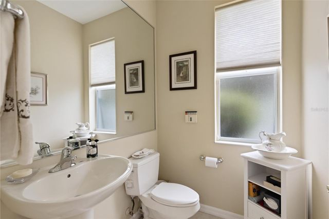 7621 CHARLESTON STREET, University Park, FL 34201