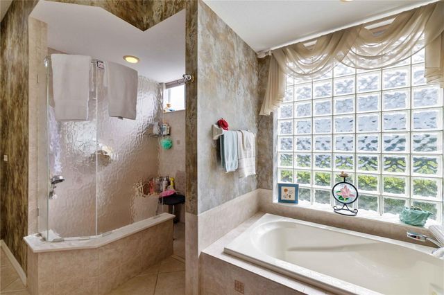 7621 CHARLESTON STREET, University Park, FL 34201