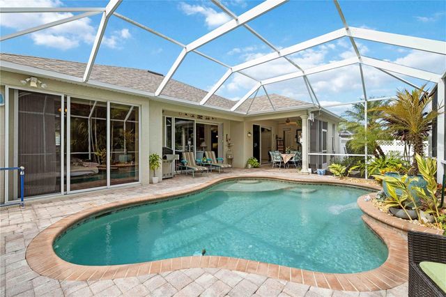 7621 CHARLESTON STREET, University Park, FL 34201