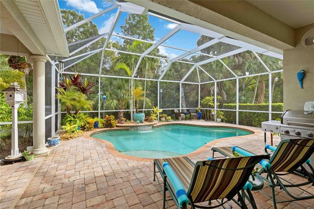 7621 CHARLESTON STREET, University Park, FL 34201