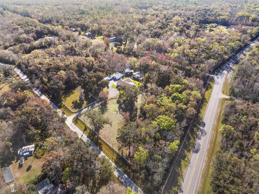 Image 28 of property listing at 3080 RAGIS ROAD, Edgewater, FL 32132