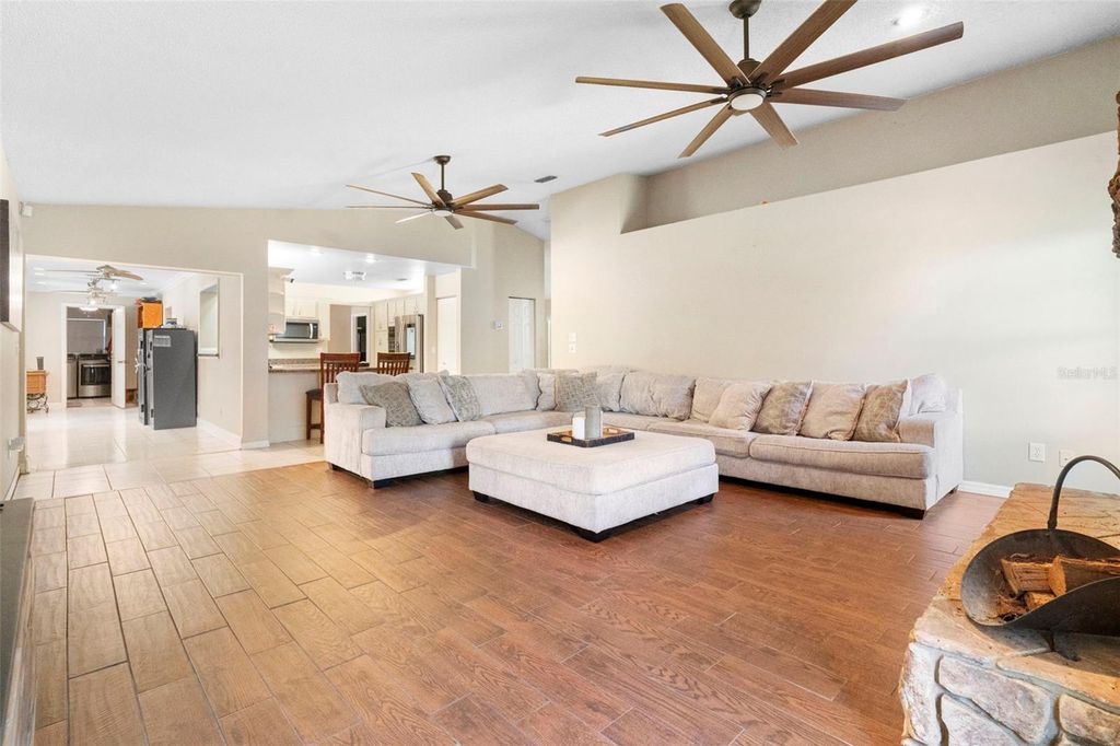 Image 34 of property listing at 3080 RAGIS ROAD, Edgewater, FL 32132