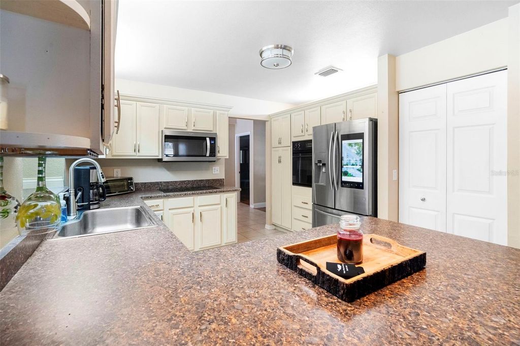 Image 40 of property listing at 3080 RAGIS ROAD, Edgewater, FL 32132