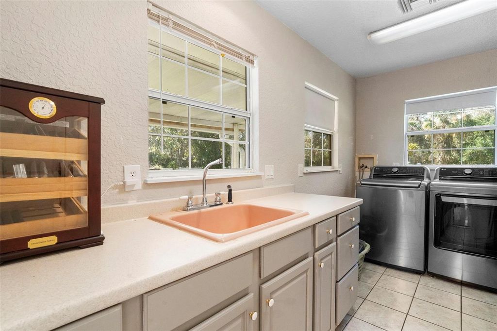 Image 52 of property listing at 3080 RAGIS ROAD, Edgewater, FL 32132