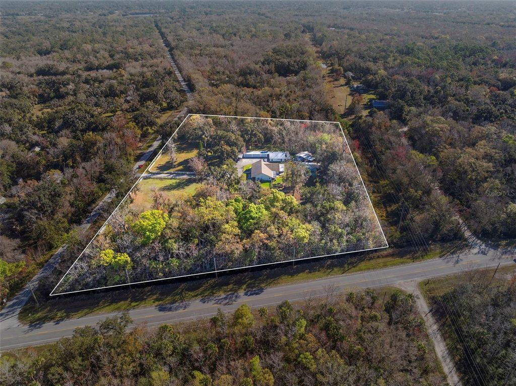 Image 81 of property listing at 3080 RAGIS ROAD, Edgewater, FL 32132