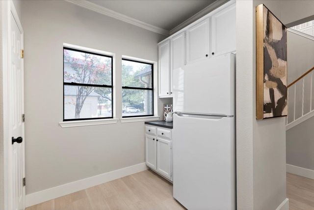 12212 Brigadoon LN 132, Austin, TX 78727