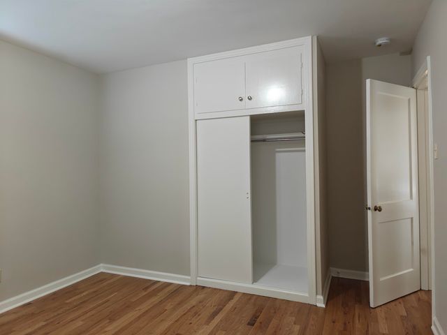 954 IVY RD, Memphis, TN 38117