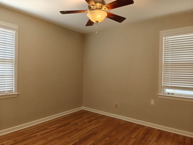 954 IVY RD, Memphis, TN 38117