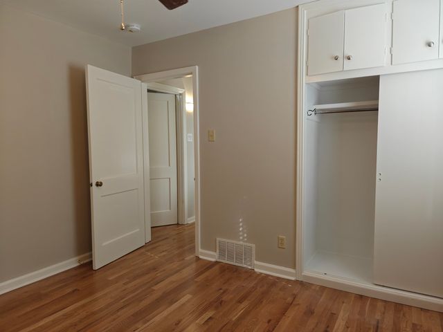 954 IVY RD, Memphis, TN 38117