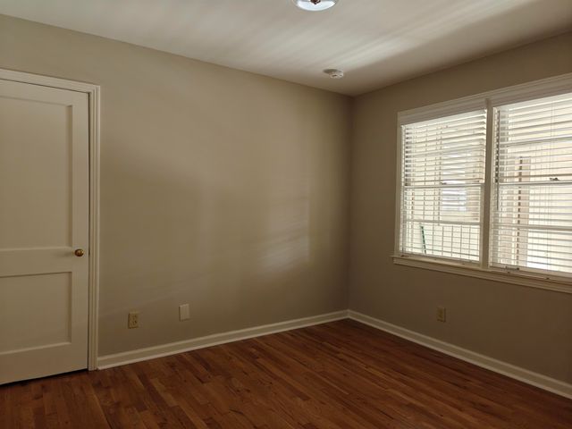 954 IVY RD, Memphis, TN 38117