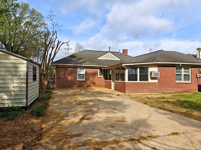 954 IVY RD, Memphis, TN 38117