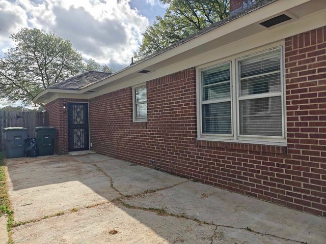 954 IVY RD, Memphis, TN 38117