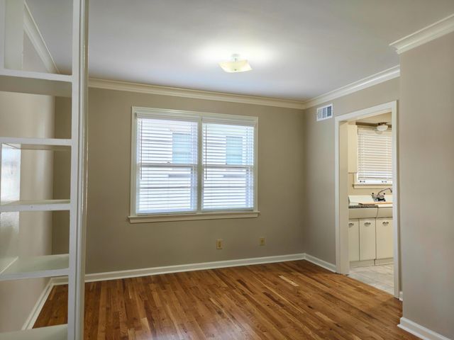 954 IVY RD, Memphis, TN 38117