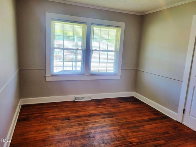 411 W Raleigh Street, Siler City, NC 27344