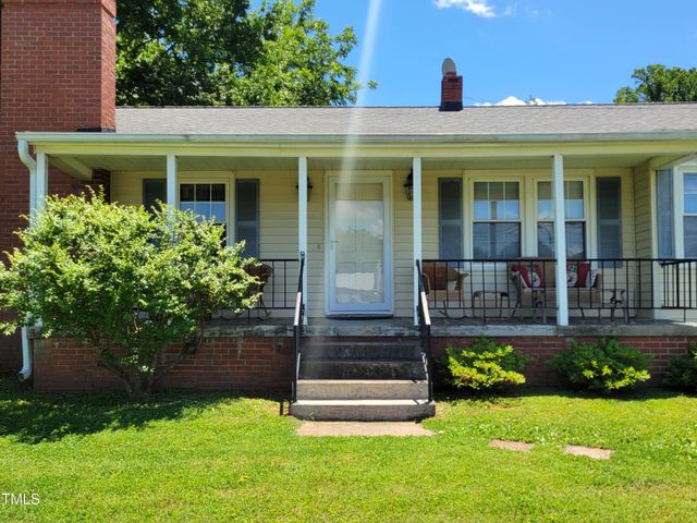 411 W Raleigh Street, Siler City, NC 27344