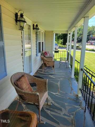 411 W Raleigh Street, Siler City, NC 27344