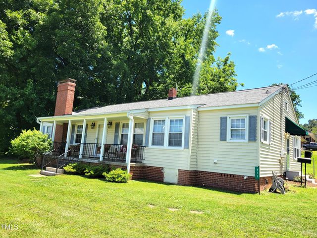 411 W Raleigh Street, Siler City, NC 27344