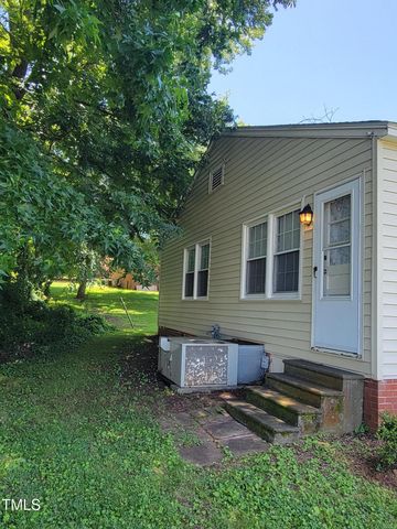 411 W Raleigh Street, Siler City, NC 27344