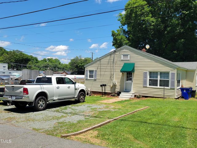 411 W Raleigh Street, Siler City, NC 27344