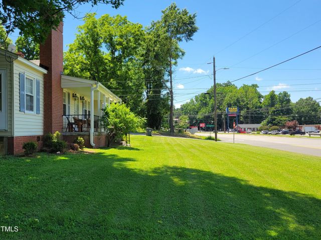 411 W Raleigh Street, Siler City, NC 27344