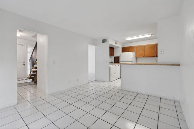 3502 Gardens E Drive B, Palm Beach Gardens, FL 33410