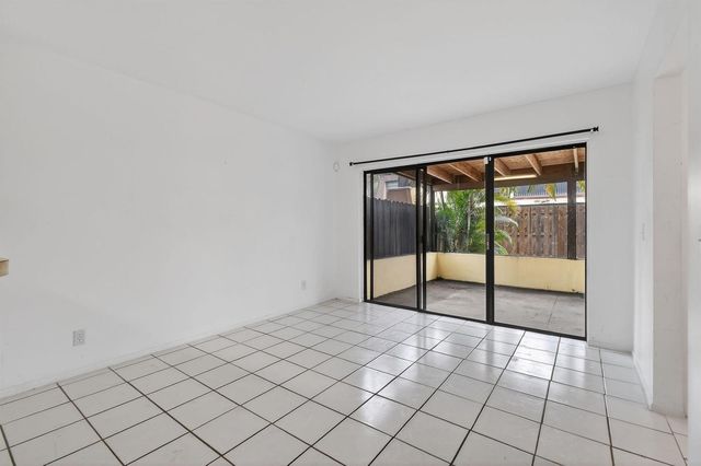 3502 Gardens E Drive B, Palm Beach Gardens, FL 33410