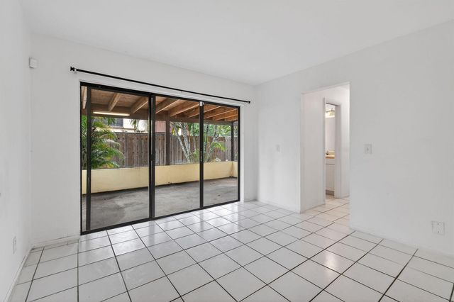 3502 Gardens E Drive B, Palm Beach Gardens, FL 33410
