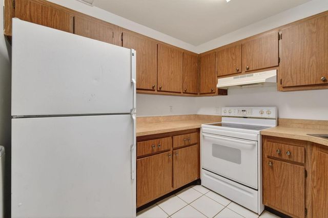 3502 Gardens E Drive B, Palm Beach Gardens, FL 33410
