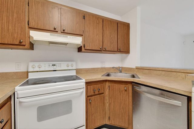 3502 Gardens E Drive B, Palm Beach Gardens, FL 33410