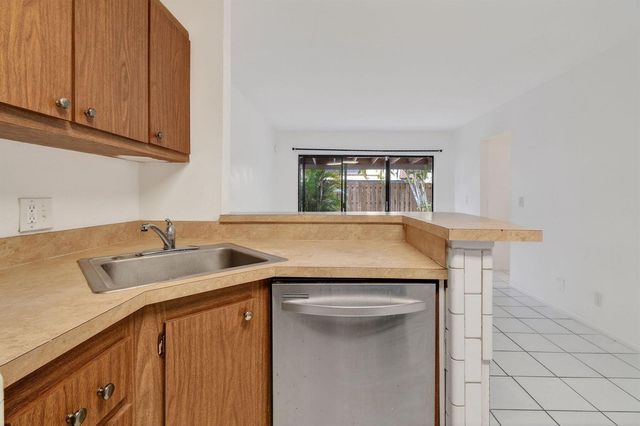 3502 Gardens E Drive B, Palm Beach Gardens, FL 33410