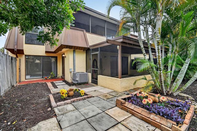 3502 Gardens E Drive B, Palm Beach Gardens, FL 33410