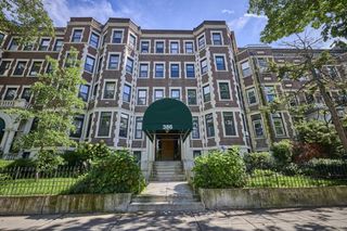 386 Riverway 4, Boston, MA 02115