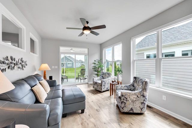 5668 N KESTREL CIRCLE, Appleton, WI 54913