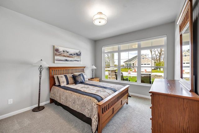 5668 N KESTREL CIRCLE, Appleton, WI 54913