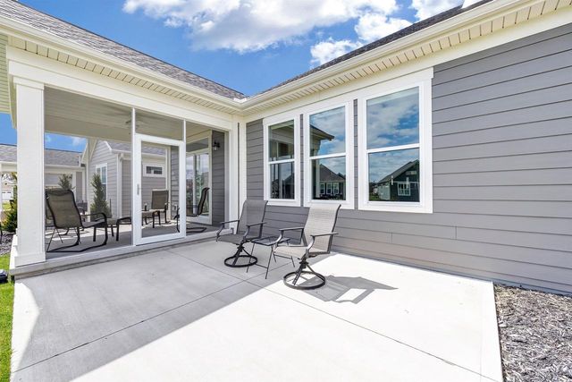 5668 N KESTREL CIRCLE, Appleton, WI 54913