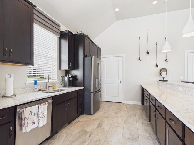 5668 N KESTREL CIRCLE, Appleton, WI 54913