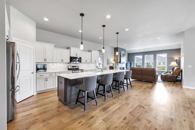 5668 N KESTREL CIRCLE, Appleton, WI 54913