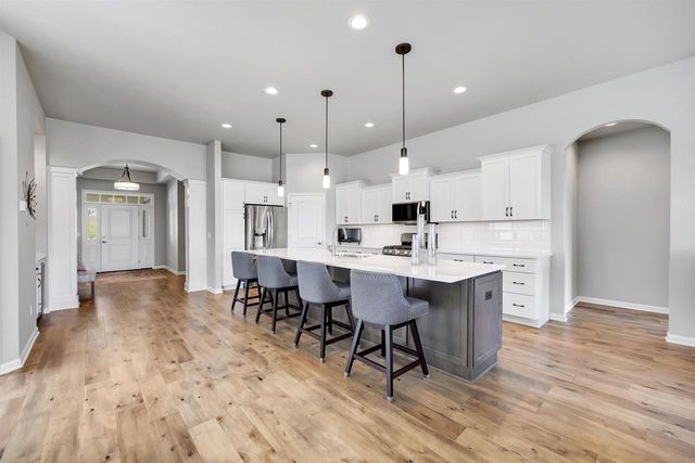 5668 N KESTREL CIRCLE, Appleton, WI 54913
