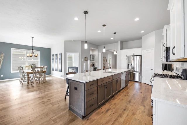 5668 N KESTREL CIRCLE, Appleton, WI 54913