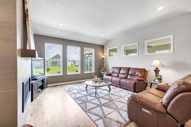 5668 N KESTREL CIRCLE, Appleton, WI 54913