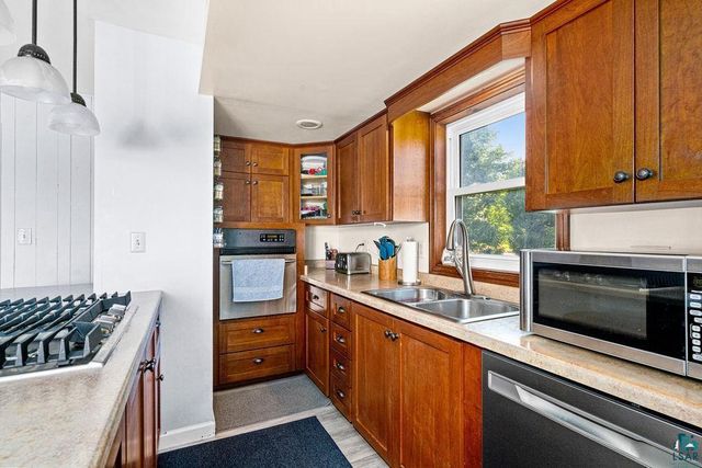 1701 E 3rd St, Superior, WI 54880