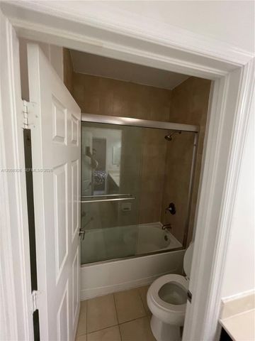 10086 NW 89th Ter, Doral, FL 33178