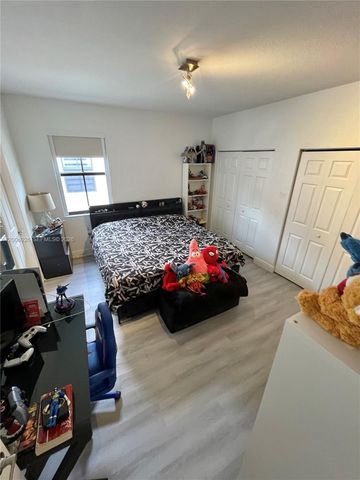 10086 NW 89th Ter, Doral, FL 33178