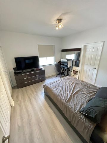 10086 NW 89th Ter, Doral, FL 33178