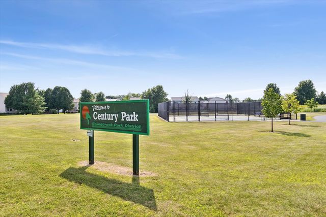 223 Clubhouse Street, Bolingbrook, IL 60490
