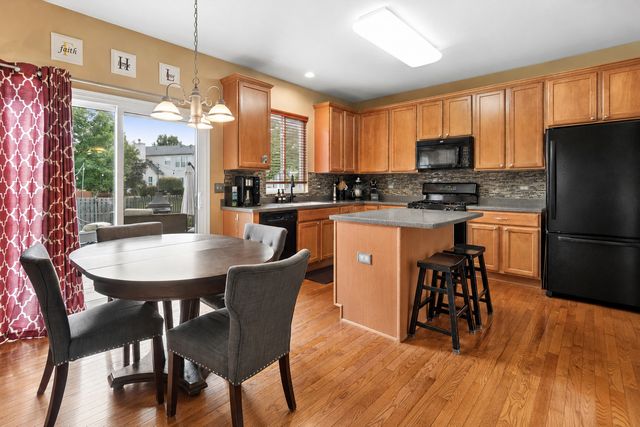 223 Clubhouse Street, Bolingbrook, IL 60490