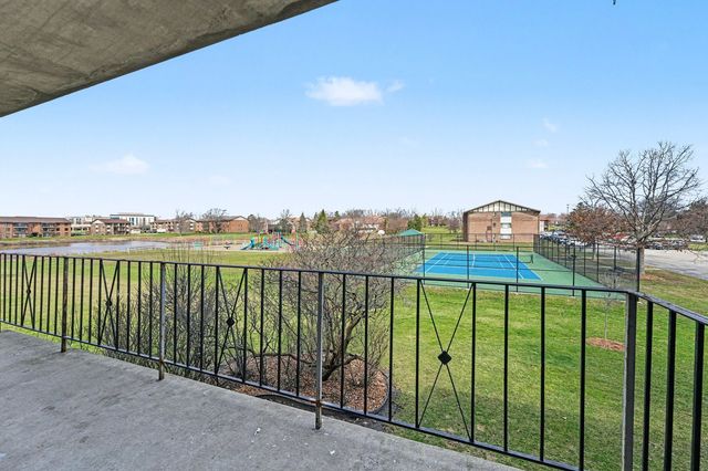 9826 Treetop Drive 2W, Orland Park, IL 60462