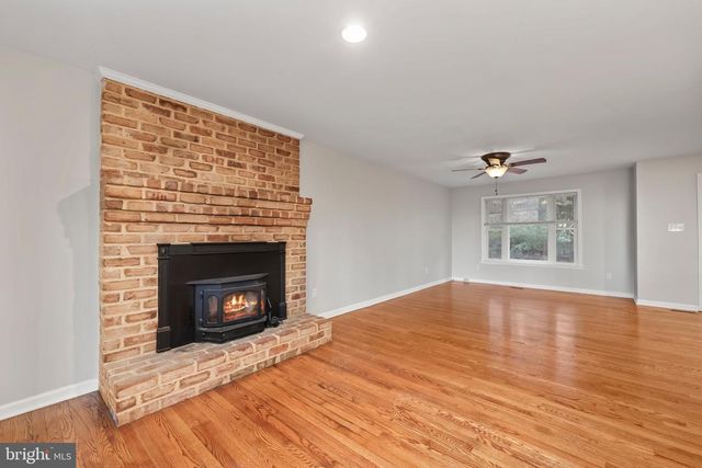 415 INCA RD, Linden, VA 22642