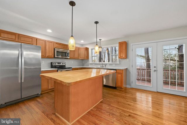 415 INCA RD, Linden, VA 22642