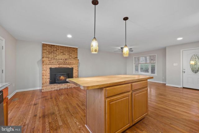 415 INCA RD, Linden, VA 22642